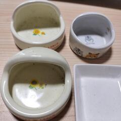 小動物　ハムスター　シマリス　小鳥　餌入れ5点の画像