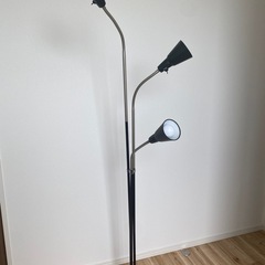 IKEA フロアランプ、間接照明、LED電球（リモコン有り ）の画像