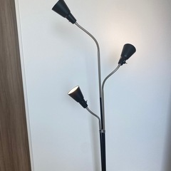 IKEA フロアランプ、間接照明、LED電球（リモコン有り ）の画像
