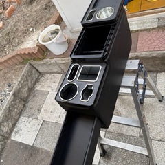 自動車センターコンソールの画像