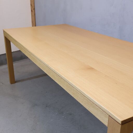 モデルルーム展示品◆飛騨の家具メーカーKASHIWA(柏木工)のELES(エレス) オーク材 ダイニングテーブルです。和モダンなデザインはインパクトもありシャープなラインが上品な印象もある食卓です♪