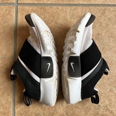 NIKE ナイキ　プレスト　エクストリーム　スニーカー　白×黒　キッズ　19㎝の画像