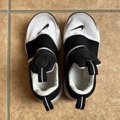 NIKE ナイキ　プレスト　エクストリーム　スニーカー　白×黒　キッズ　19㎝の画像