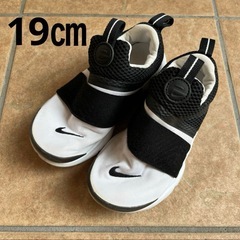 NIKE ナイキ　プレスト　エクストリーム　スニーカー　白×黒　キッズ　19㎝の画像