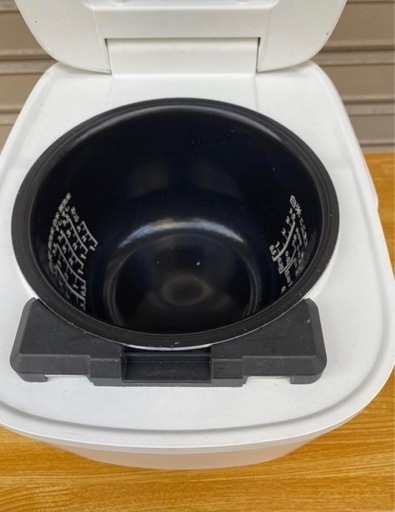 A448【美品】TOSHIBA 圧力IH炊飯器 RC-6PXR ホワイト
