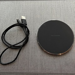ワイヤレス充電器 Qi認証 置き型充電器 最大15W出力 USB...