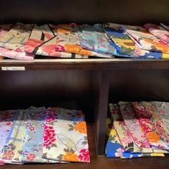 【新品、未使用】花柄カラフル色浴衣、温泉の画像