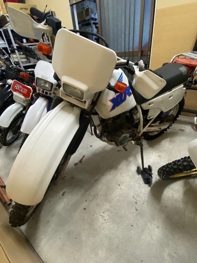 エンジン始動！　ホンダ　XLR250R