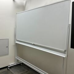 中古品　ホワイトボード　無料でお譲り致しますの画像