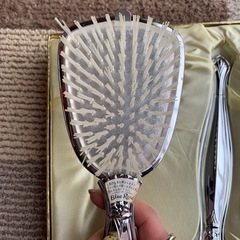 昭和レトロ鏡とブラシのセット
の画像