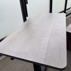 昇降式テーブルの画像