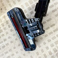 【特別価格】アイリスオーヤマ サイクロンスティッククリーナー IC-SLDCP10-R 2020年製の画像