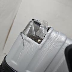 【わけあり】キャリーバッグ　多機能　未使用　キズあり　容量95Lの画像