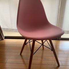 （決まりました）北欧・シンプル・イームズ　チェア　ピンク