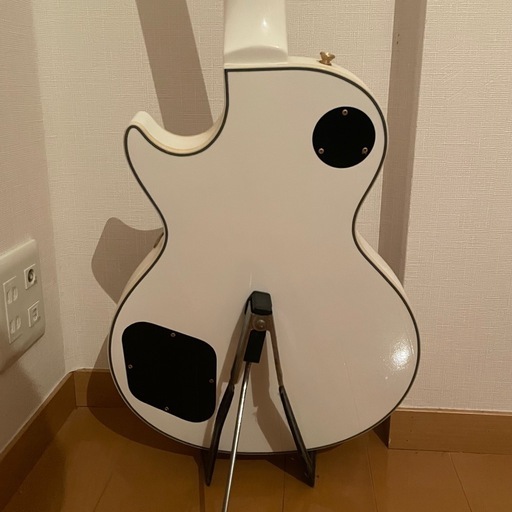 エレキギター　白　Bunny