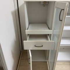 食器棚の画像