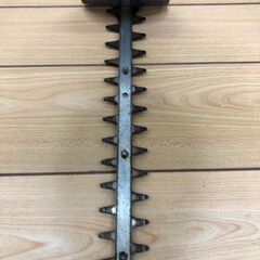 makita マキタ 350㎜ 生垣バリカン (MUH352)  農業機械 草刈機 芝刈機 刈払機 剪定用具 電動芝刈り機 【中古】マキタ 生垣バリカン MUH352の画像