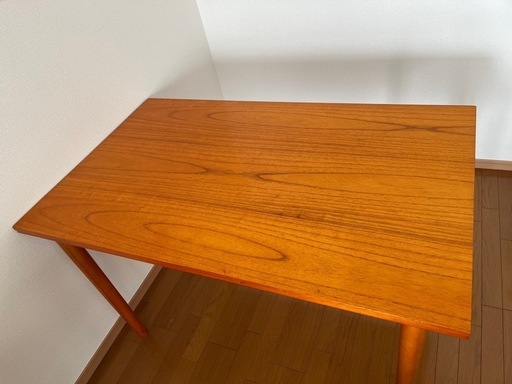 北欧ヴィンテージ　ダイニングテーブル