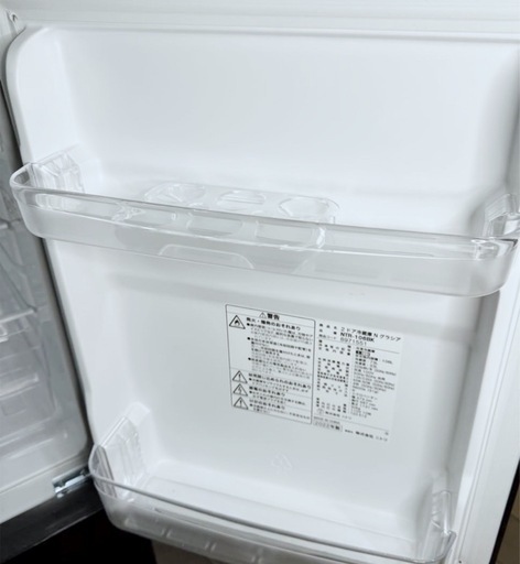 (送料無料) 2022年 極美品 冷蔵庫 1年使用 耐熱天板 野菜用ケース付き たっぷり入る冷凍庫 高さ調整棚 ⑦