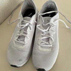 puma プーマ　スニーカー　白の画像