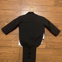 子供サイズのタキシードの画像