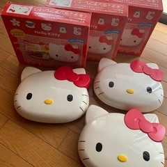 （おまけ付き）キティ　フタ付きランチプレート　スケーター