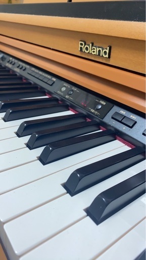 電子ピアノ（Roland）