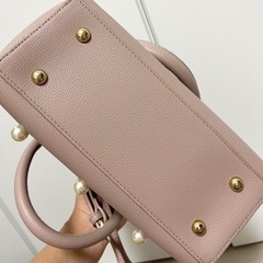 【美品】トッコ　パール付　ショルダーバッグ　くすみピンクの画像