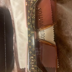 LOUIS VUITTON サングラスの画像