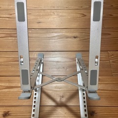 パソコンスタンド