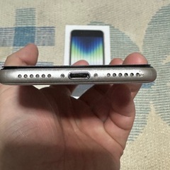 SIMフリー　iPhone SE 3 スターライト　128GB  ガラスフィルム ケース付きの画像