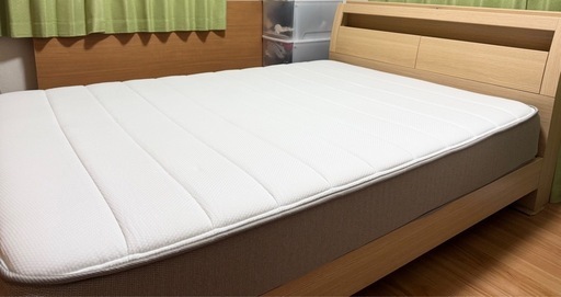 すのこダブルベッドフレーム　ダブルマットレス