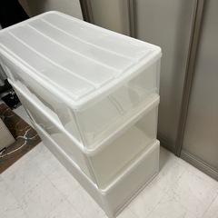 衣装ケース3つ