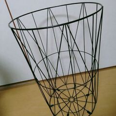 サイドテーブル兼収納バスケットの画像