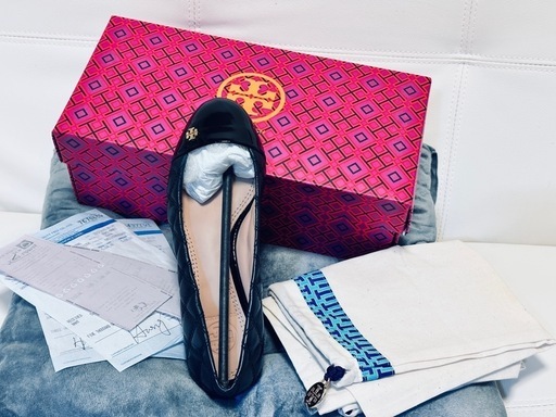 完全新品未使用！箱・ショッピングバッグ付きフルー包装！TORY BURCH FLATSフラットバレエ靴上品納めなネイビーブラック/プレゼントにも！