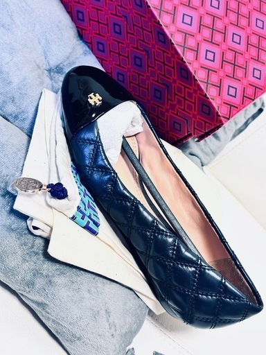 完全新品未使用！箱・ショッピングバッグ付きフルー包装！TORY BURCH 