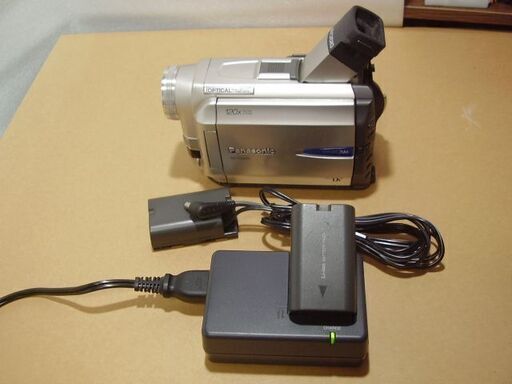 美品 箱付き パナソニック デジタル ビデオカメラ NV-DS9 @4102 美品