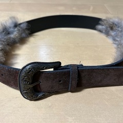 【値下げしました】ベルト　リアルファー付きの画像