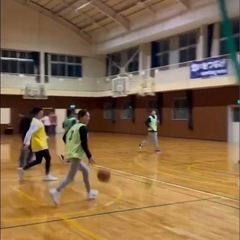 バスケがしたい人集まれ〜！