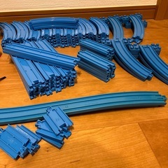 プラレールまとめ売り　レール80本　動力車3台トーマス　の画像