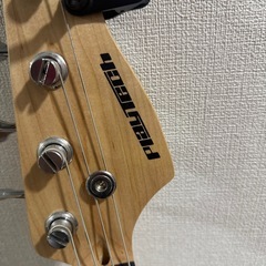 エレキベース　ストラップ、チューナー付きの画像