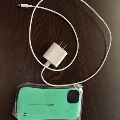 iＰhon13携帯カバー・充電器セット