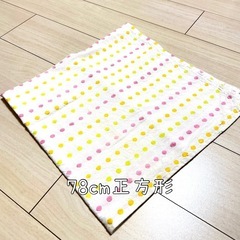 【商談きまりました】　　　テーブルクロス　水玉