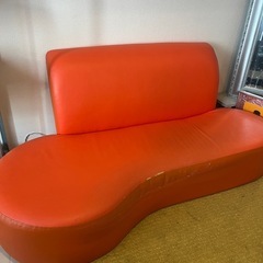 オレンジ レザーソファ 足着脱可能の画像