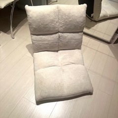 座椅子　オフホワイトの画像