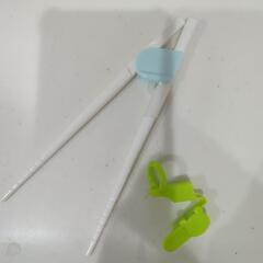 【ほぼ新品】ダイソーの矯正箸2つ