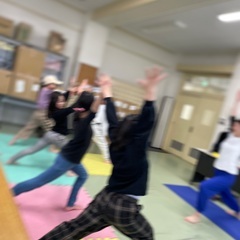 初体験！楽しく！お寺の本堂で親子ヨガ🎵の画像