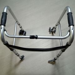 介護用　歩行器