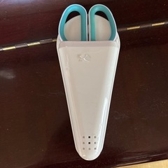 ハサミホルダー　磁石で冷蔵庫
