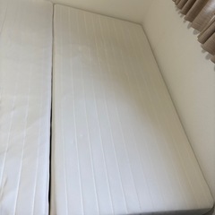 足つきマットレス　ベッドの画像